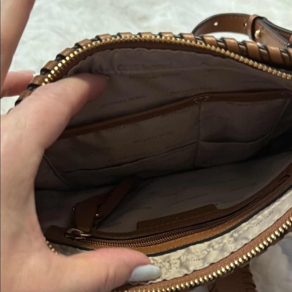 Michael Kors Tan Leather Shoulder Bag with Braided Detailing - Picture 3 of 7